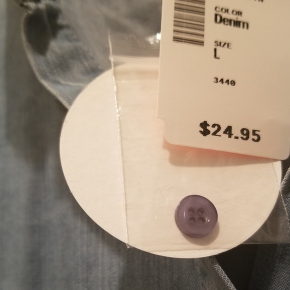 DENIM TIE FRONT HI-LO BLOUSE - Picture 3 of 3